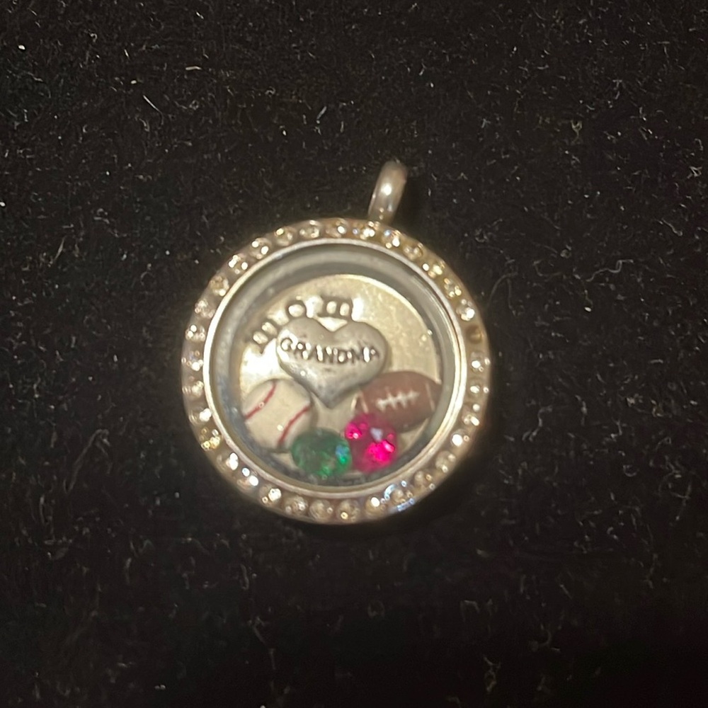 Oragami Owl Mom/Grandma Floating Charm Pendant